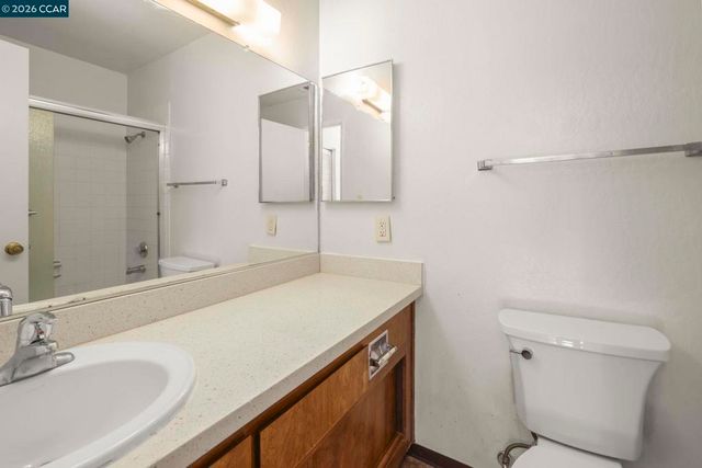 833 Camelback Pl, Pleasant Hill, CA 94523