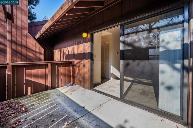 833 Camelback Pl, Pleasant Hill, CA 94523