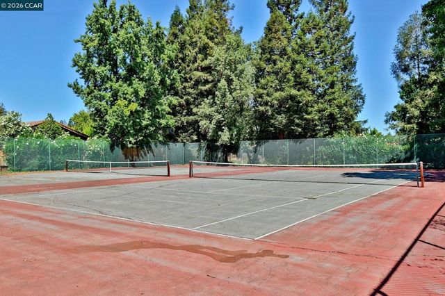 833 Camelback Pl, Pleasant Hill, CA 94523