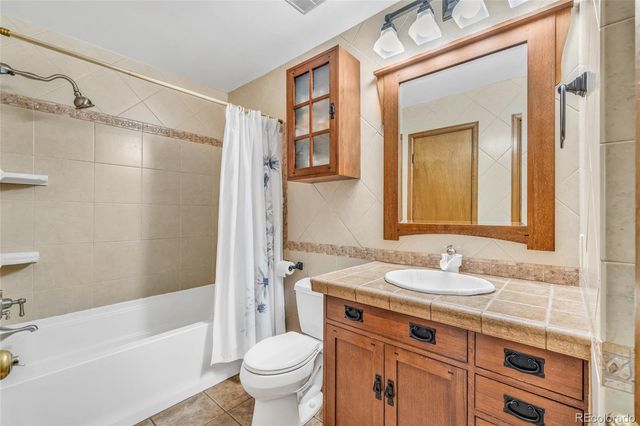 829 Buchanan Lane, Longmont, CO 80504