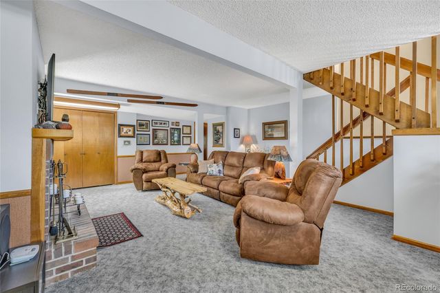 829 Buchanan Lane, Longmont, CO 80504