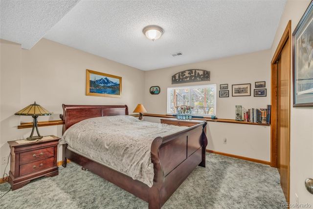 829 Buchanan Lane, Longmont, CO 80504