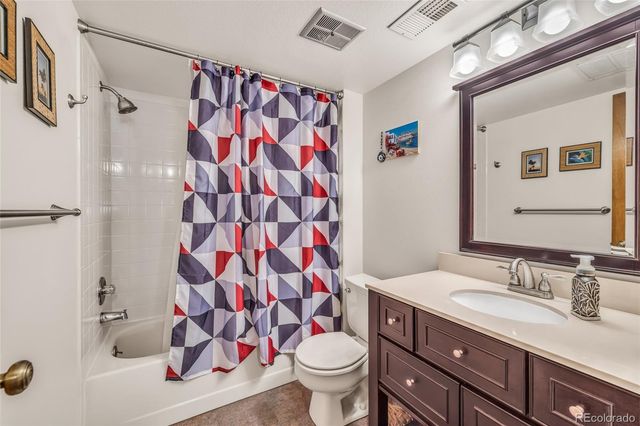 829 Buchanan Lane, Longmont, CO 80504