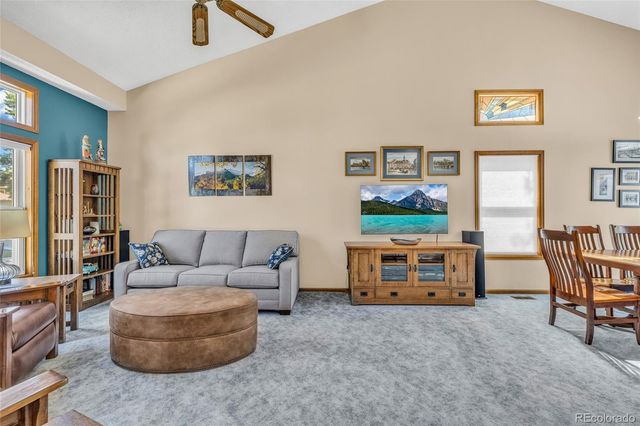 829 Buchanan Lane, Longmont, CO 80504