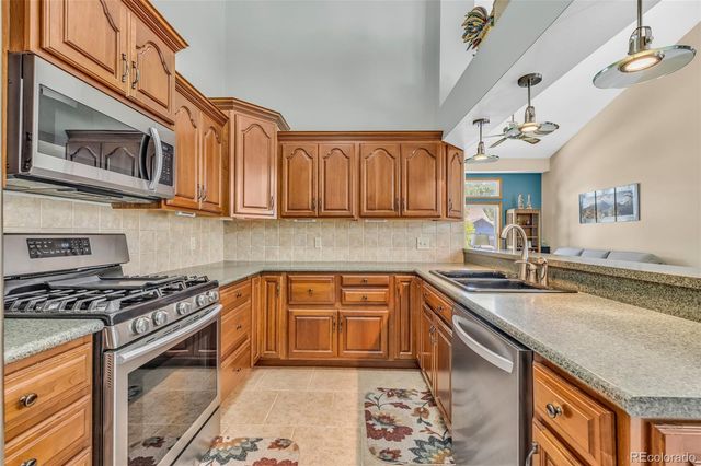 829 Buchanan Lane, Longmont, CO 80504
