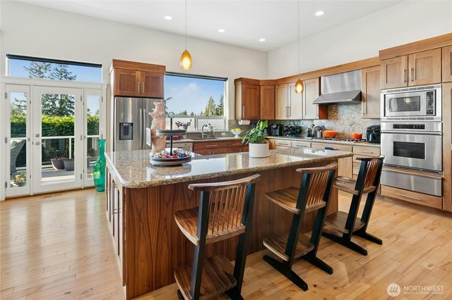 218 S 210th Street, Des Moines, WA 98198