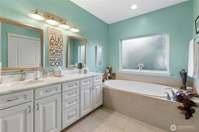 218 S 210th Street, Des Moines, WA 98198