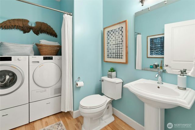 218 S 210th Street, Des Moines, WA 98198