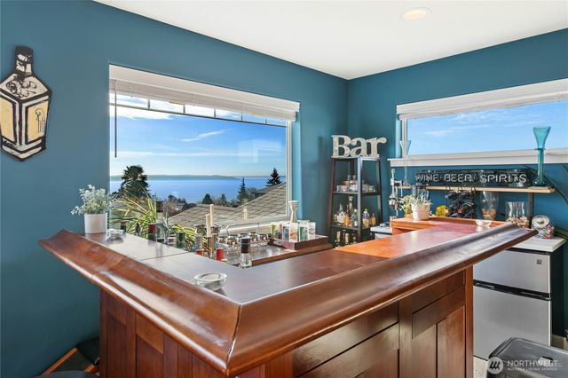 218 S 210th Street, Des Moines, WA 98198