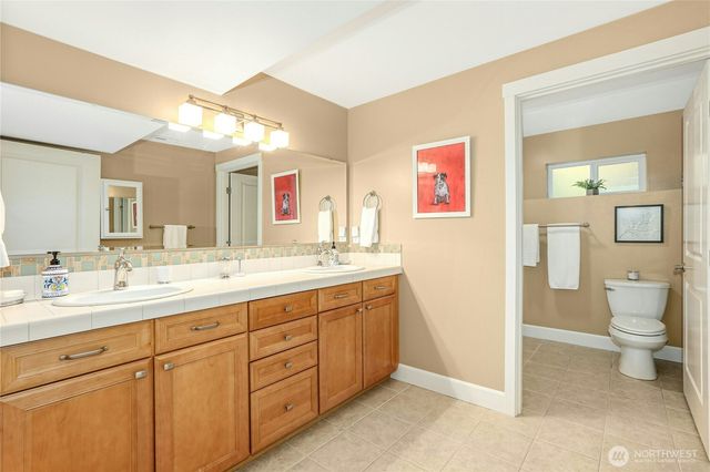 218 S 210th Street, Des Moines, WA 98198