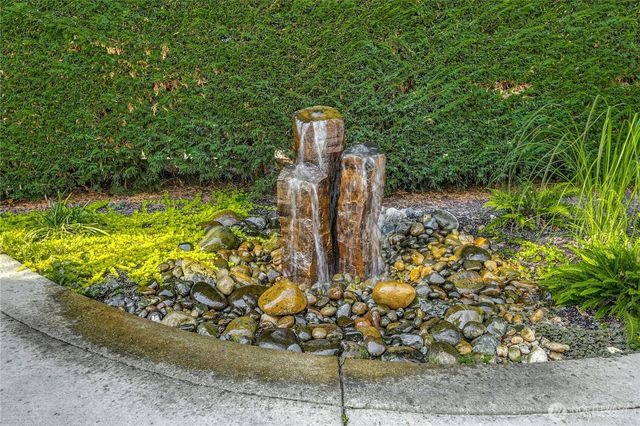 218 S 210th Street, Des Moines, WA 98198