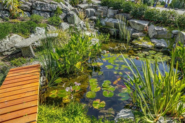 218 S 210th Street, Des Moines, WA 98198