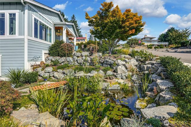 218 S 210th Street, Des Moines, WA 98198