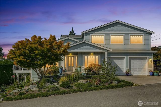 218 S 210th Street, Des Moines, WA 98198