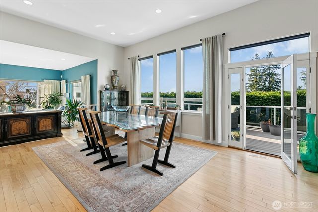 218 S 210th Street, Des Moines, WA 98198