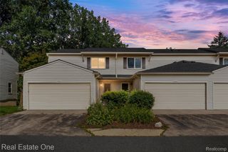 1361 Lochaven Road, Waterford Charter Township, MI 48327