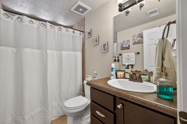 10811 Saltillo Street NW, Albuquerque, NM 87114