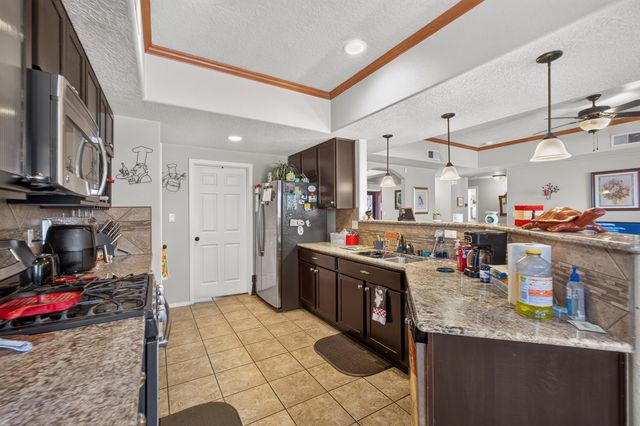 10811 Saltillo Street NW, Albuquerque, NM 87114