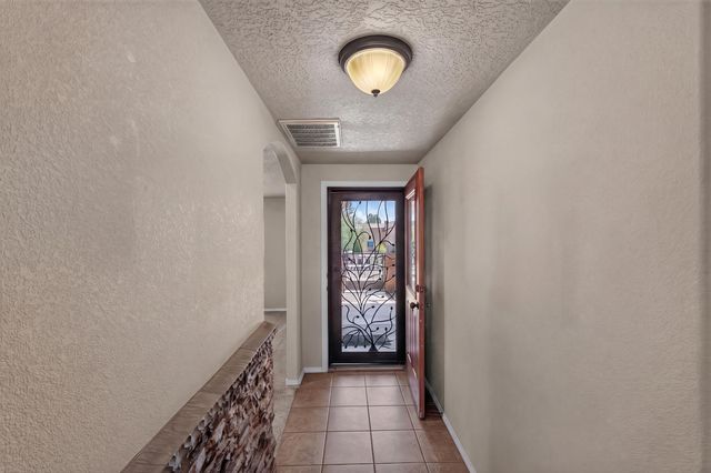 10811 Saltillo Street NW, Albuquerque, NM 87114