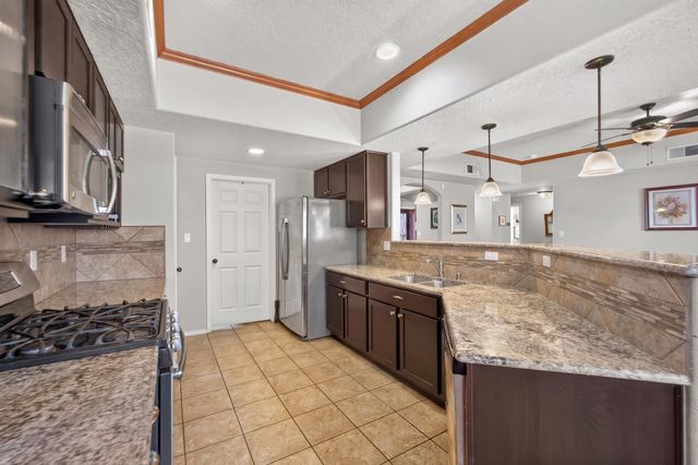 10811 Saltillo Street NW, Albuquerque, NM 87114
