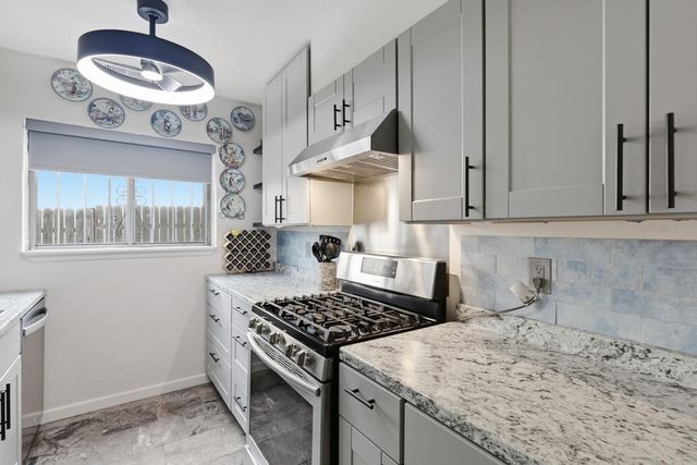 1832 Vail Court SE, Albuquerque, NM 87106