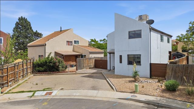 1832 Vail Court SE, Albuquerque, NM 87106