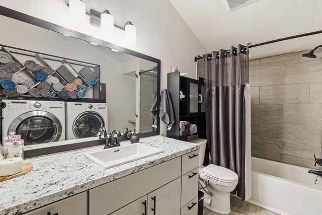 1832 Vail Court SE, Albuquerque, NM 87106