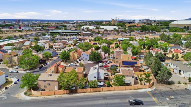 1832 Vail Court SE, Albuquerque, NM 87106