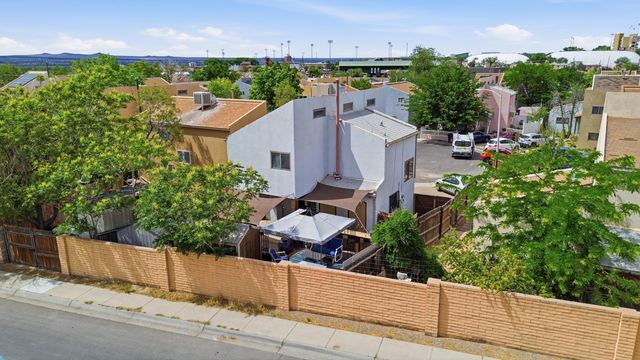 1832 Vail Court SE, Albuquerque, NM 87106