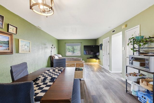 1832 Vail Court SE, Albuquerque, NM 87106