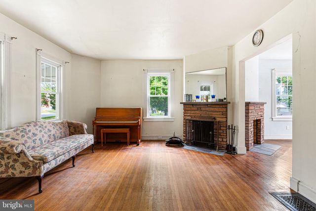 404--406 FULTON ST, Riverton, NJ 08077