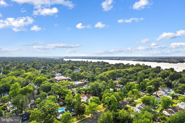 404--406 FULTON ST, Riverton, NJ 08077