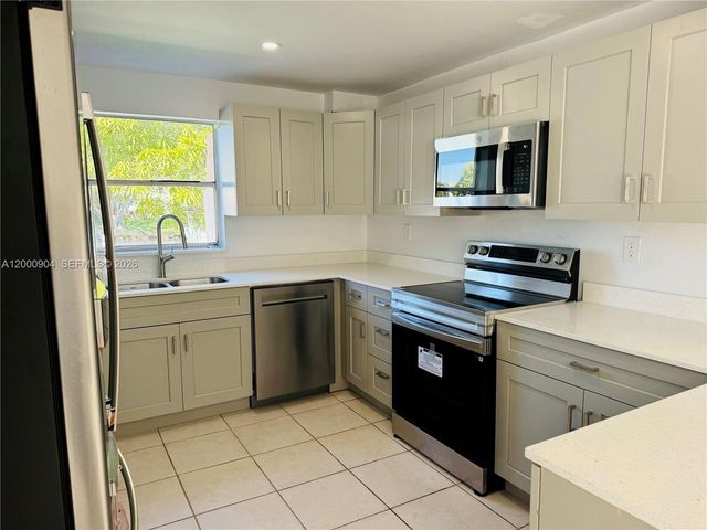 6970 SW 110th Pl, Miami, FL 33173