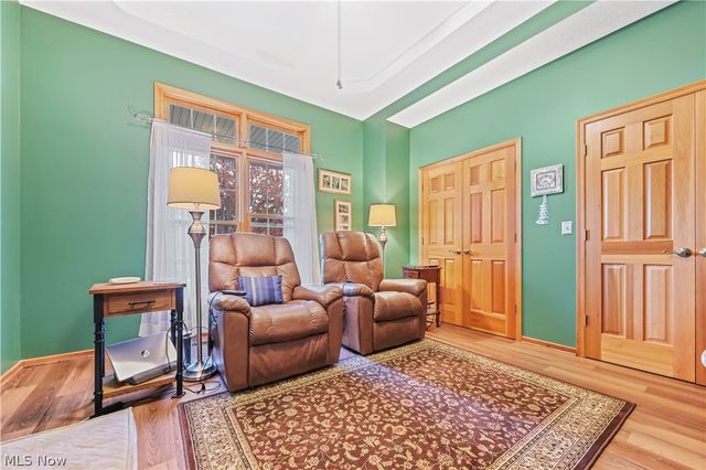 2011 E Swan Lake Circle, Kent, OH 44240