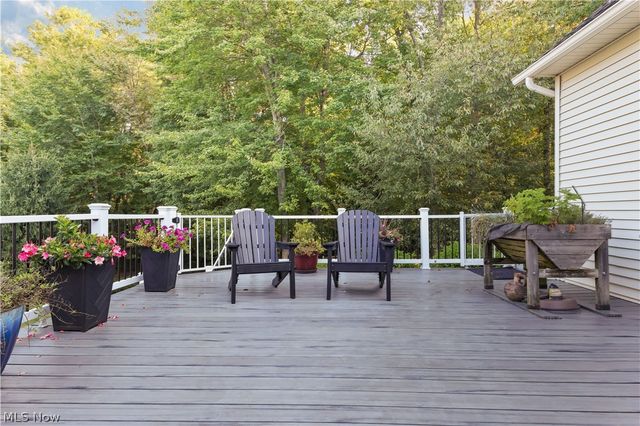 2011 E Swan Lake Circle, Kent, OH 44240