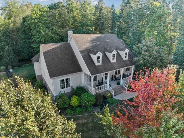 2011 E Swan Lake Circle, Kent, OH 44240