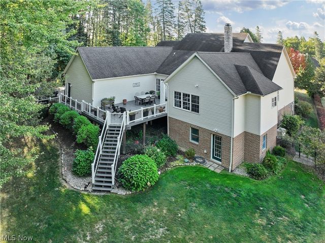 2011 E Swan Lake Circle, Kent, OH 44240