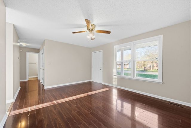 563 Bridgette Dr, Clarksville, TN 37042