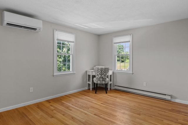 40 Stowe Rd, Grafton, MA 01519