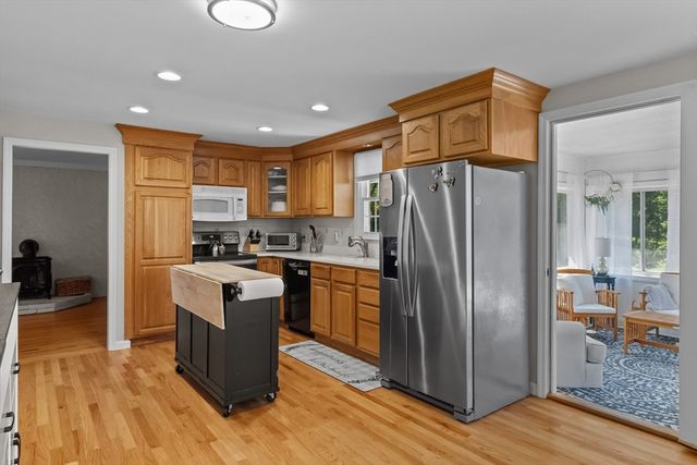 40 Stowe Rd, Grafton, MA 01519