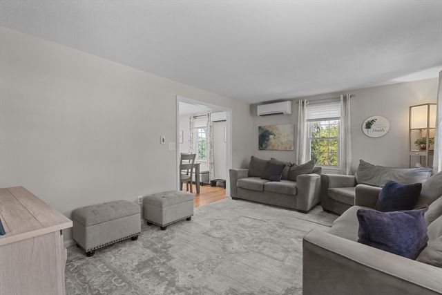 40 Stowe Rd, Grafton, MA 01519