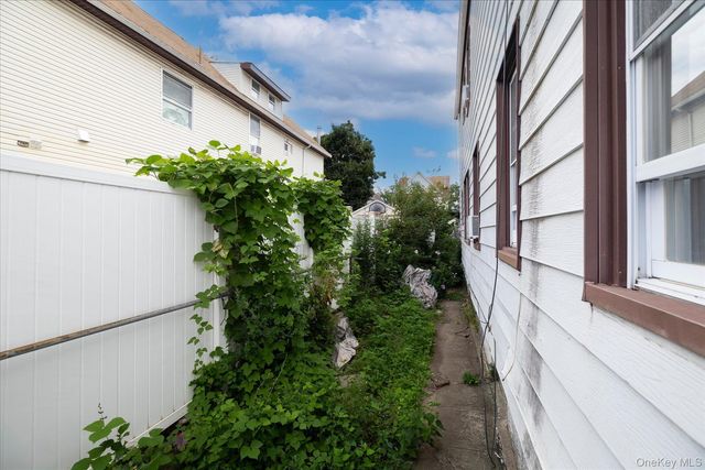 104-49 124th Street, Richmond Hill S., NY 11419
