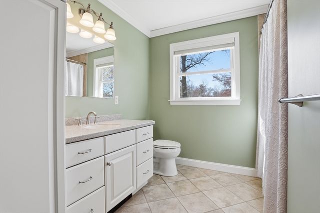 18 Brian Rd, Chelmsford, MA 01824