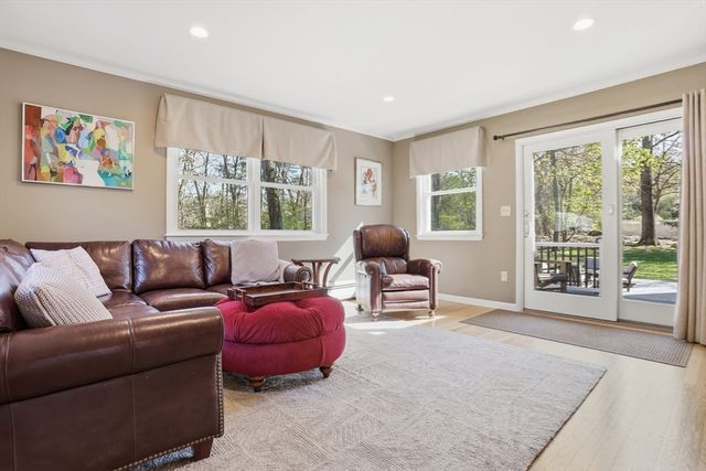 18 Brian Rd, Chelmsford, MA 01824