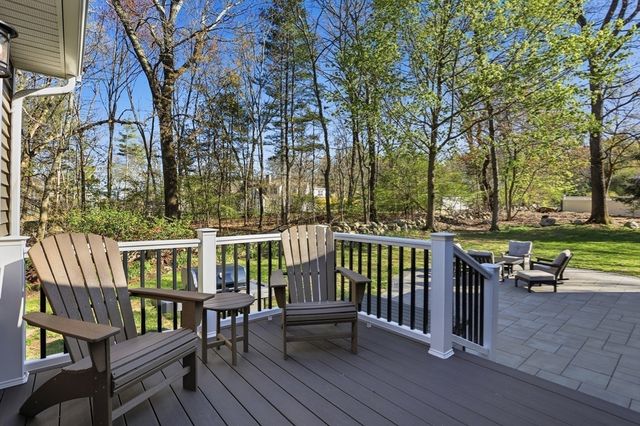 18 Brian Rd, Chelmsford, MA 01824