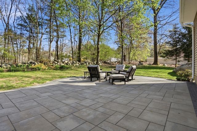 18 Brian Rd, Chelmsford, MA 01824