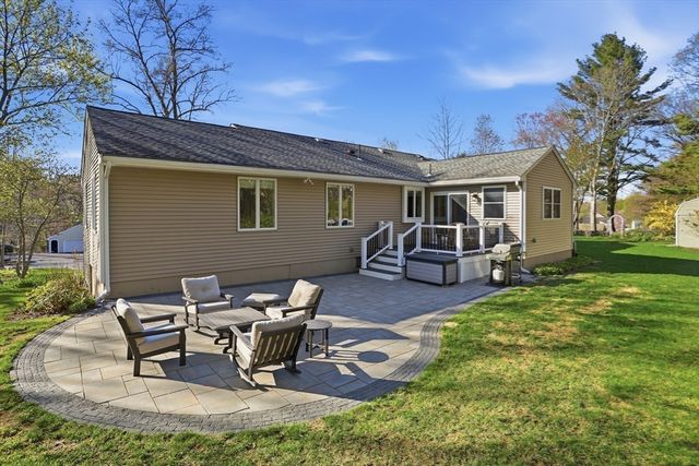 18 Brian Rd, Chelmsford, MA 01824