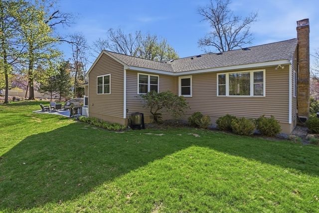 18 Brian Rd, Chelmsford, MA 01824