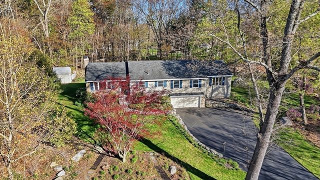 18 Brian Rd, Chelmsford, MA 01824