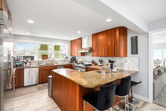 9861 Dixie, Ira, MI 48023